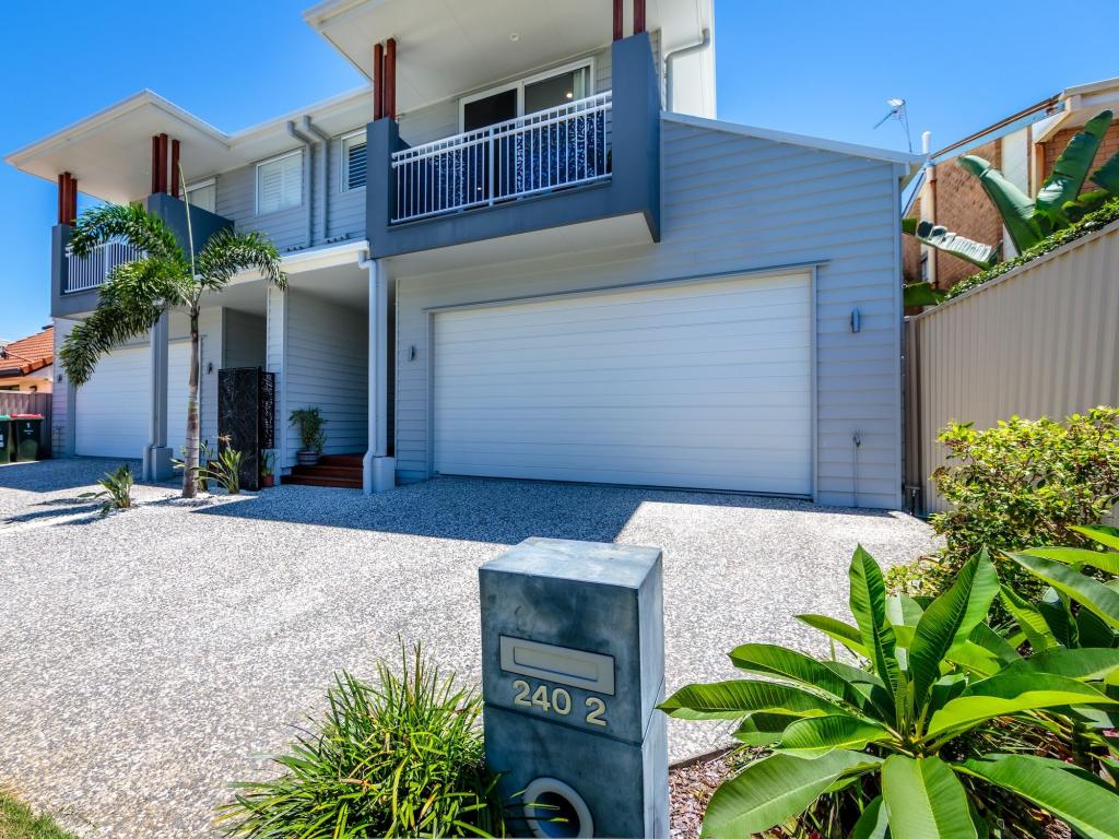 2/240 BAYVIEW ST, HOLLYWELL, QLD 4216