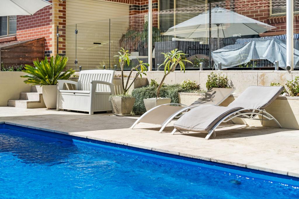 8 Andrews Pl, St Helens Park, NSW 2560