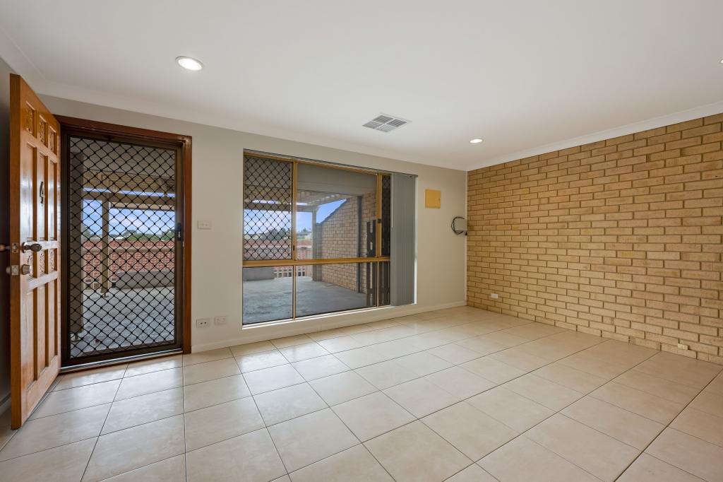 4/8 Eric St, Geraldton, WA 6530