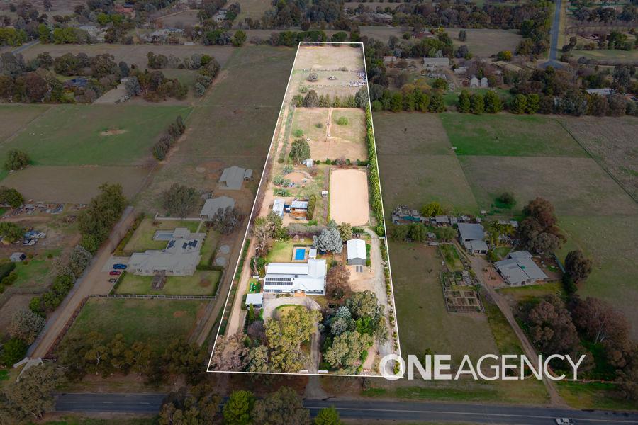 12 KYEAMBA AVE, LAKE ALBERT, NSW 2650