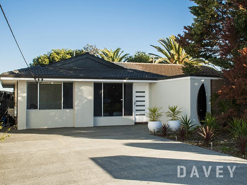 62b Beach Rd, Watermans Bay, WA 6020