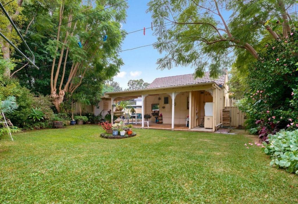 10 Lessing St, Hornsby, NSW 2077