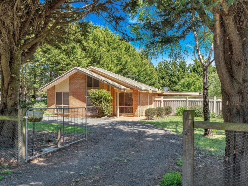 20 White Ave, Romsey, VIC 3434
