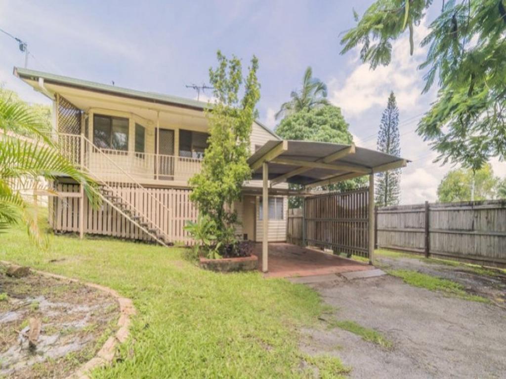 1 Kinnon St, Glenella, QLD 4740