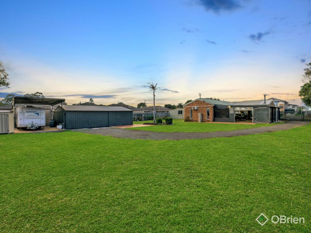 22 Huon Park Rd, Cranbourne North, VIC 3977