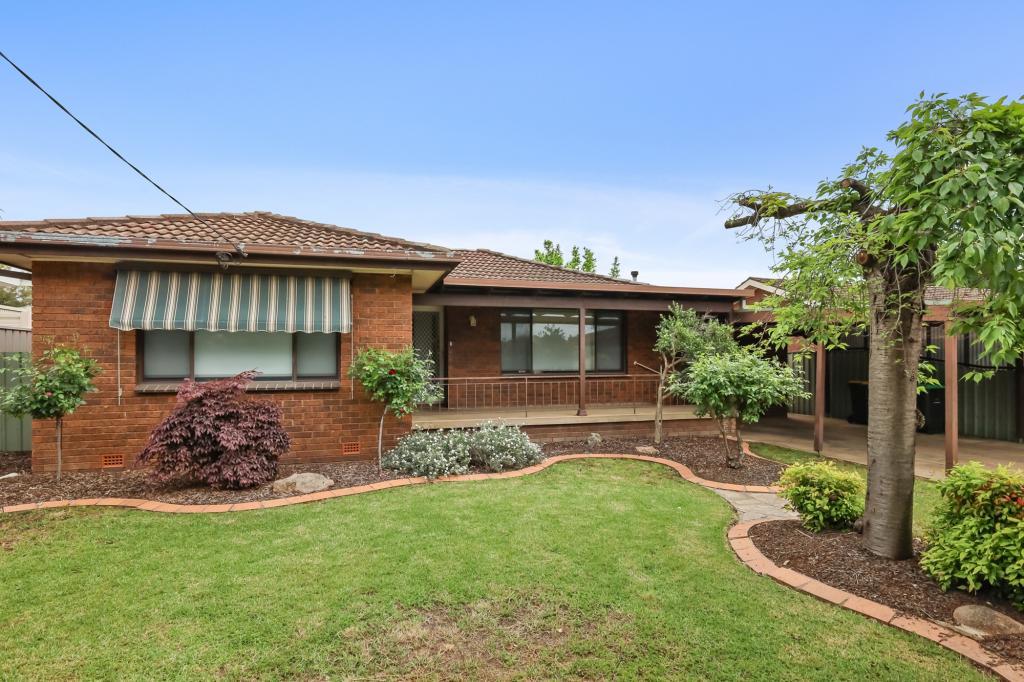 98 Vincent Rd, Lake Albert, NSW 2650