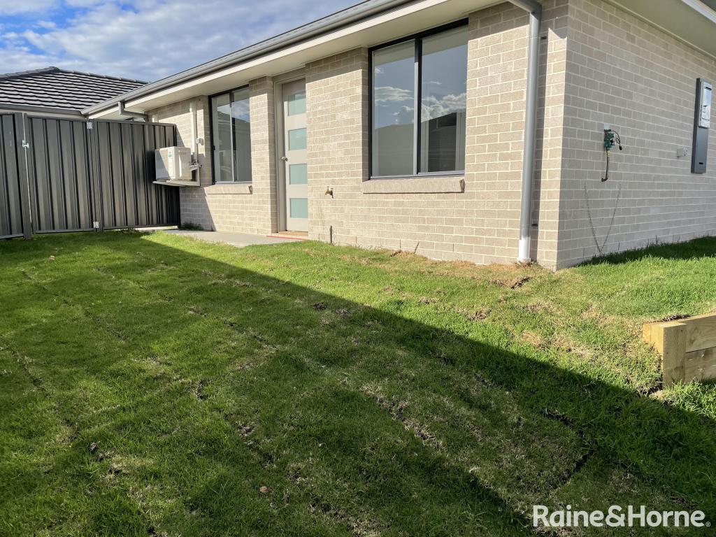 2/16 FRANCIS ST, TAMWORTH, NSW 2340