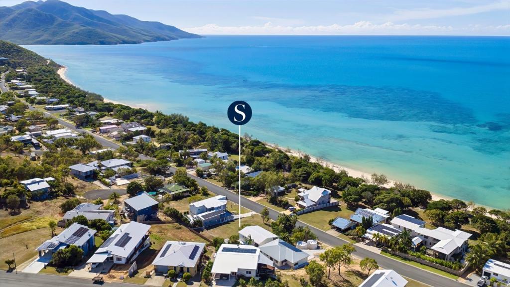 37 Gloucester Ave, Hideaway Bay, QLD 4800