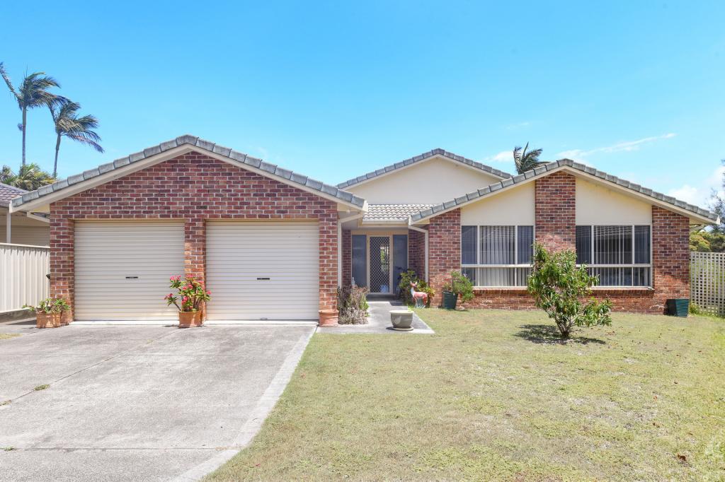 16 Constable Pl, Tuncurry, NSW 2428