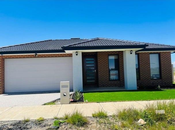 66 Presentation Bvd, Winter Valley, VIC 3358