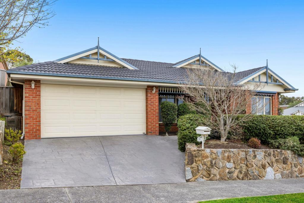 13 Lynch Ct, Berwick, VIC 3806