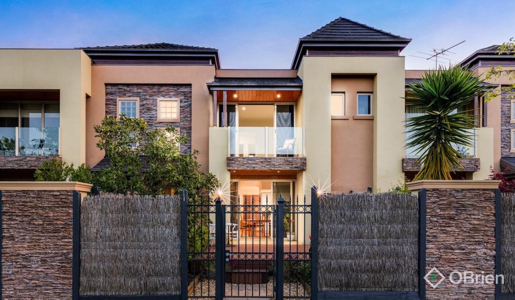 3/3 PADDINGTON TCE, BERWICK, VIC 3806