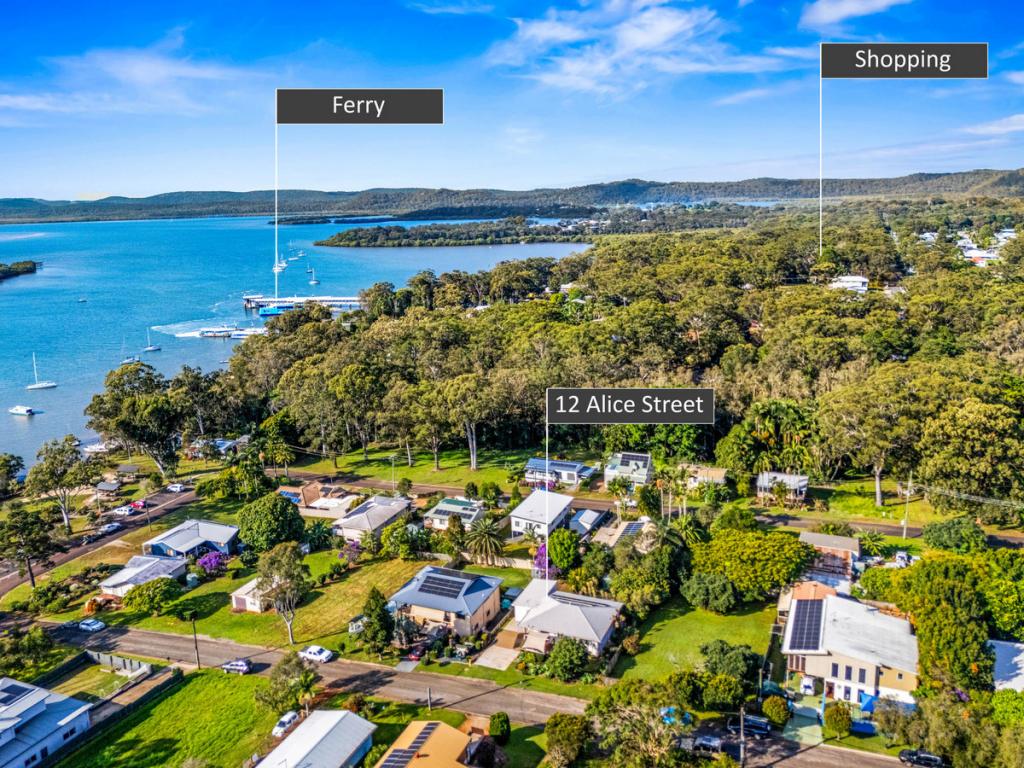 12 Alice St, Russell Island, QLD 4184