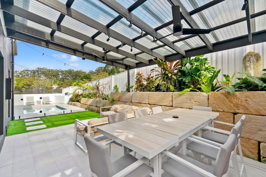 6 Taperell Dr, Tugun, QLD 4224