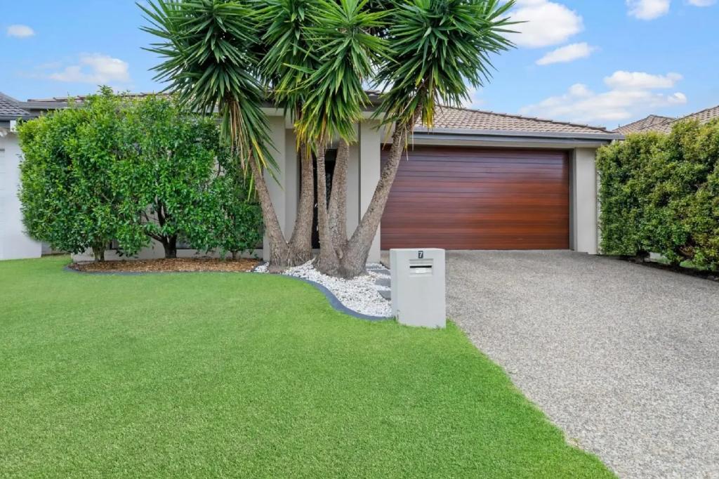 7 RAWLINS CRES, NORTH LAKES, QLD 4509