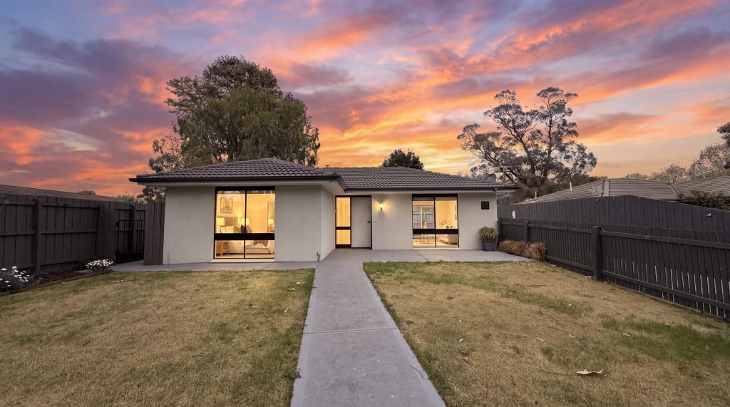 1/17 Cunningham Cres, Pakenham, VIC 3810