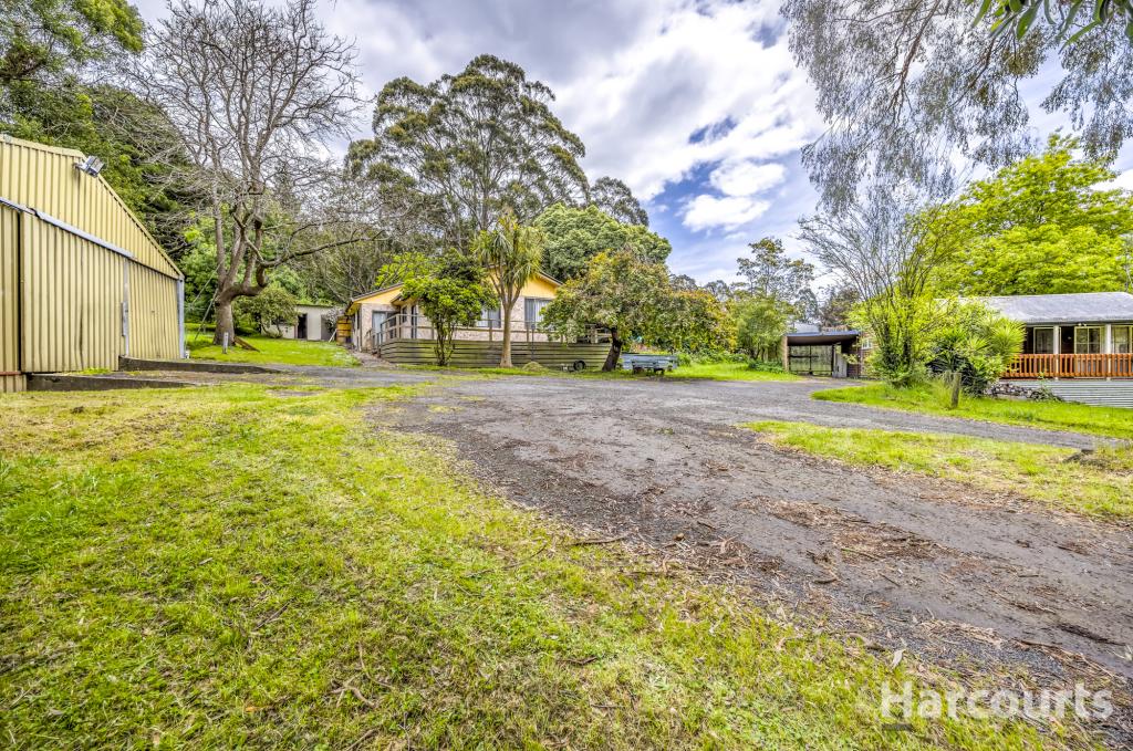 6 Haunted Hills Rd, Newborough, VIC 3825