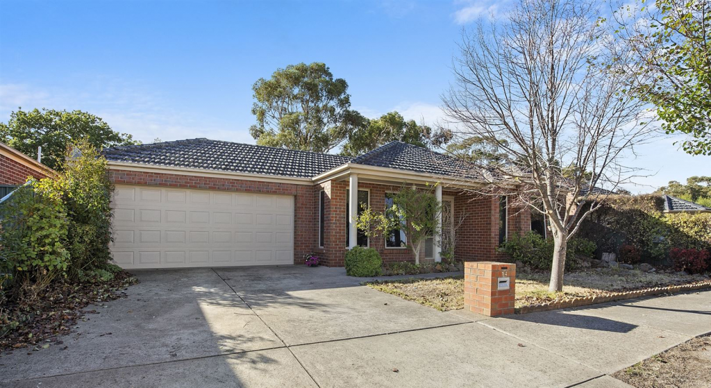 14 Parbury Ave, Lake Gardens, VIC 3355