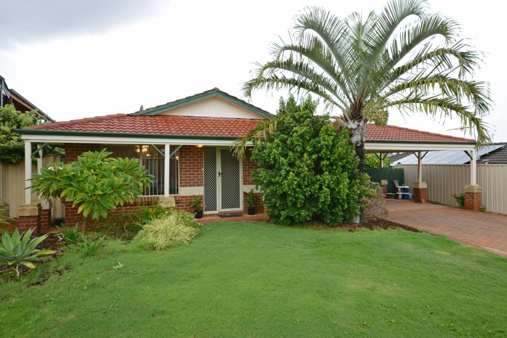 70 Stonehaven Pde, Kinross, WA 6028