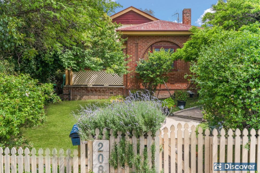 208 Keppel St, Bathurst, NSW 2795