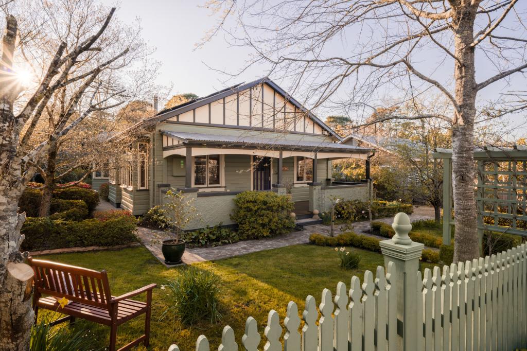 2 Bell St, Blackheath, NSW 2785