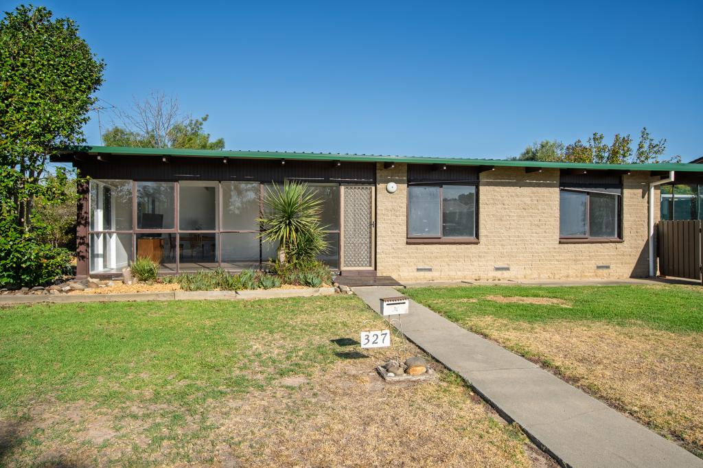 327 Sutherland St, Lavington, NSW 2641