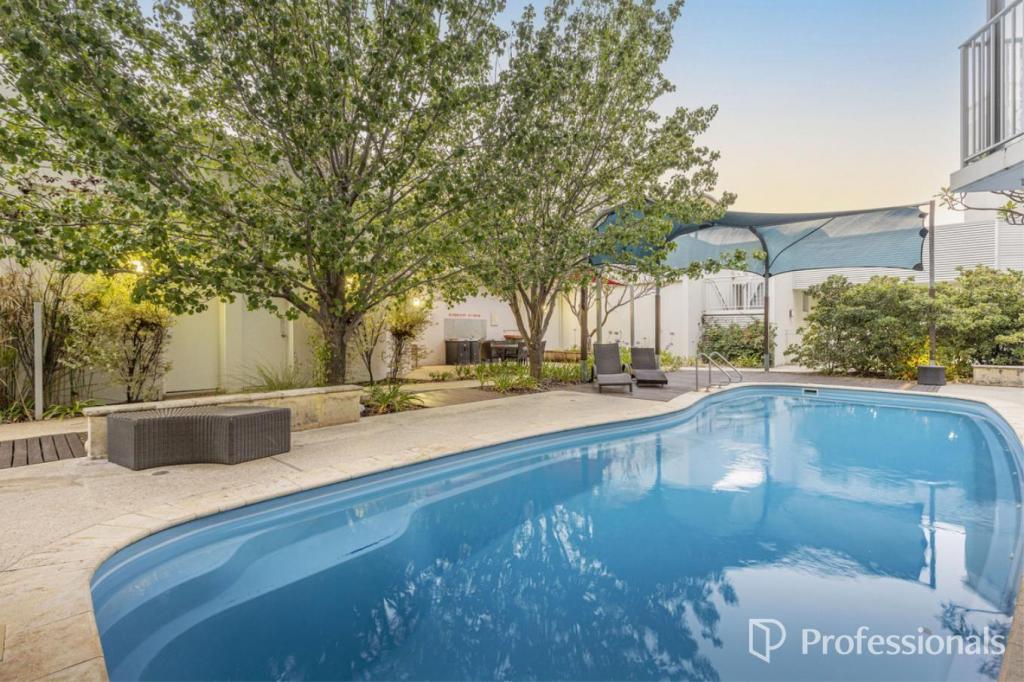 8/2 Walsh Loop, Joondalup, WA 6027