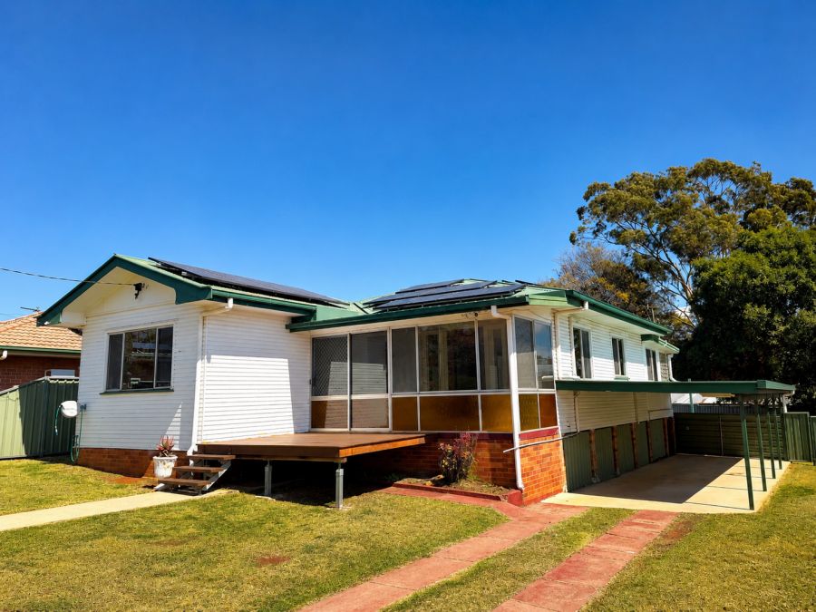 5 Eardley St, Newtown, QLD 4350