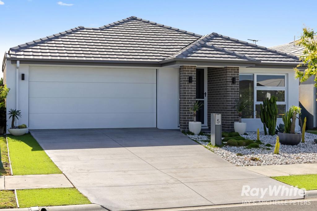 5 Preston St, Newport, QLD 4020