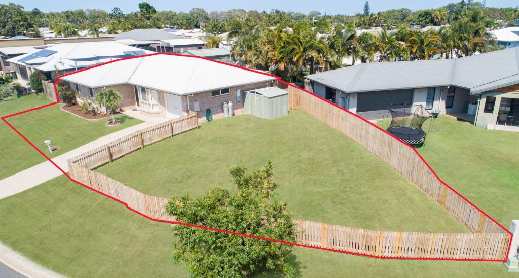 32 Jasmine Dr, Blacks Beach, QLD 4740