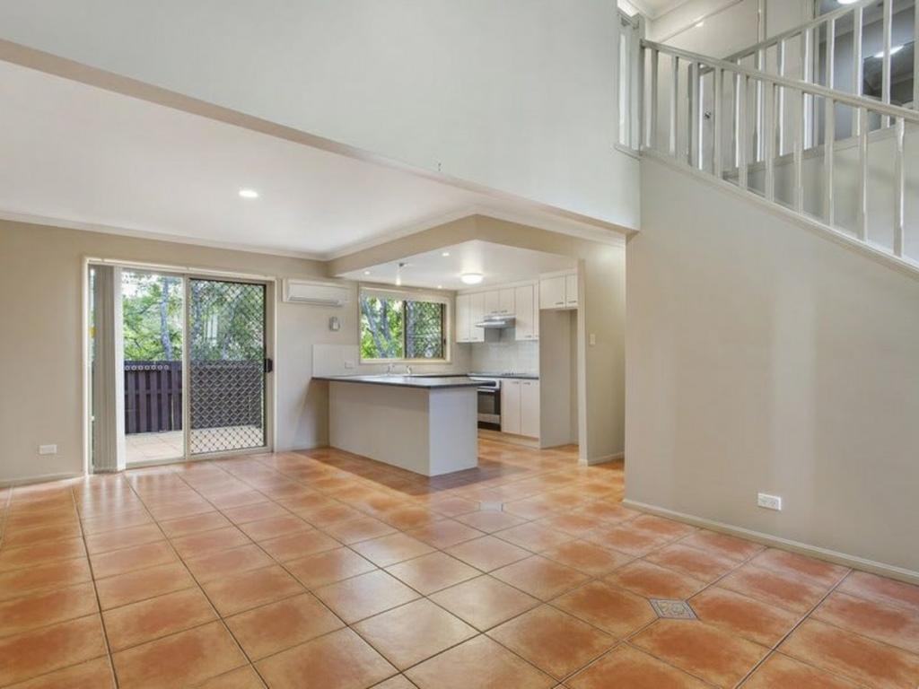 32/1A ALISON RD, CARRARA, QLD 4211