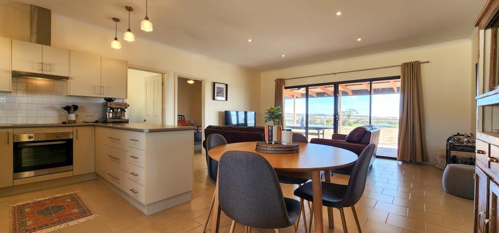 26 Woodlawn Rd, Streaky Bay, SA 5680