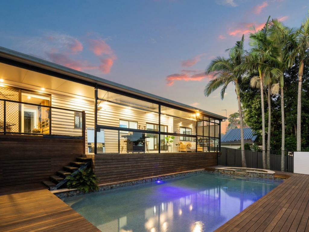 3 CHATSWOOD CT, ROBINA, QLD 4226