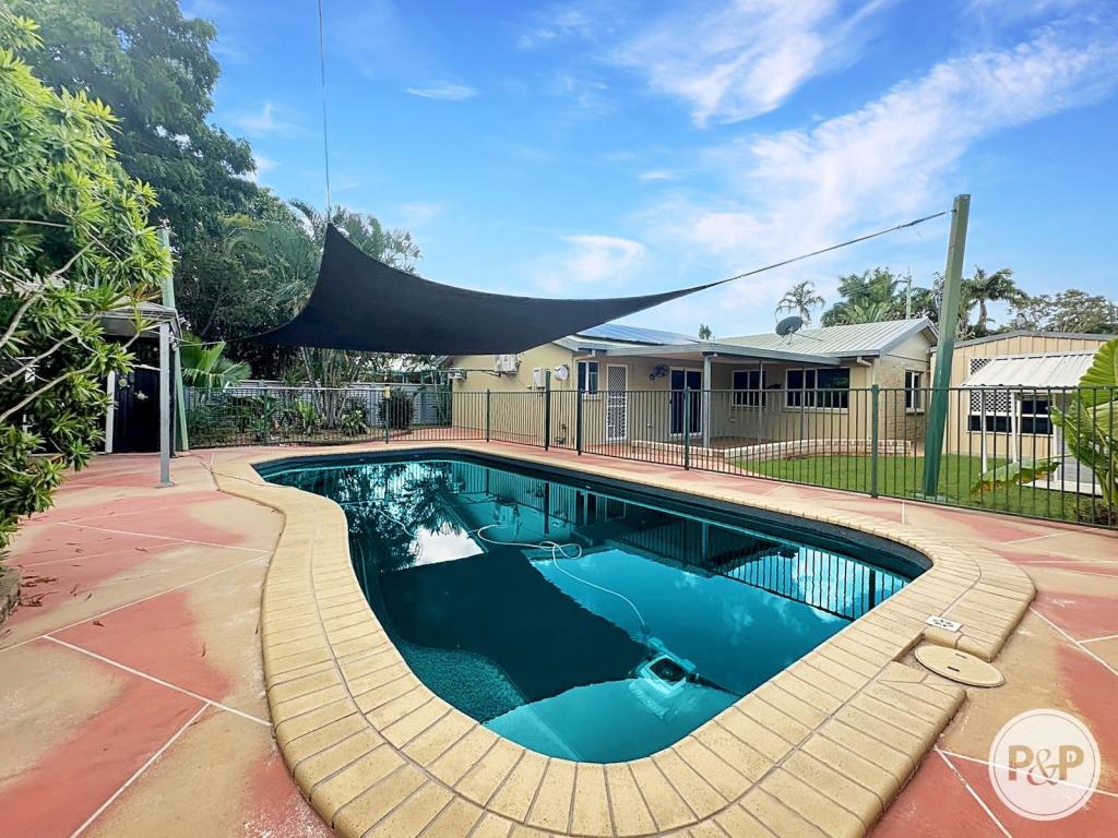 27 Hamish Ave, Rasmussen, QLD 4815