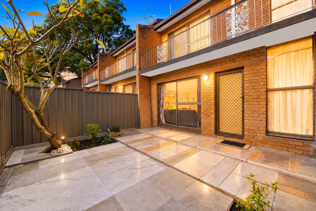 2/11 Rookwood Rd, Yagoona, NSW 2199