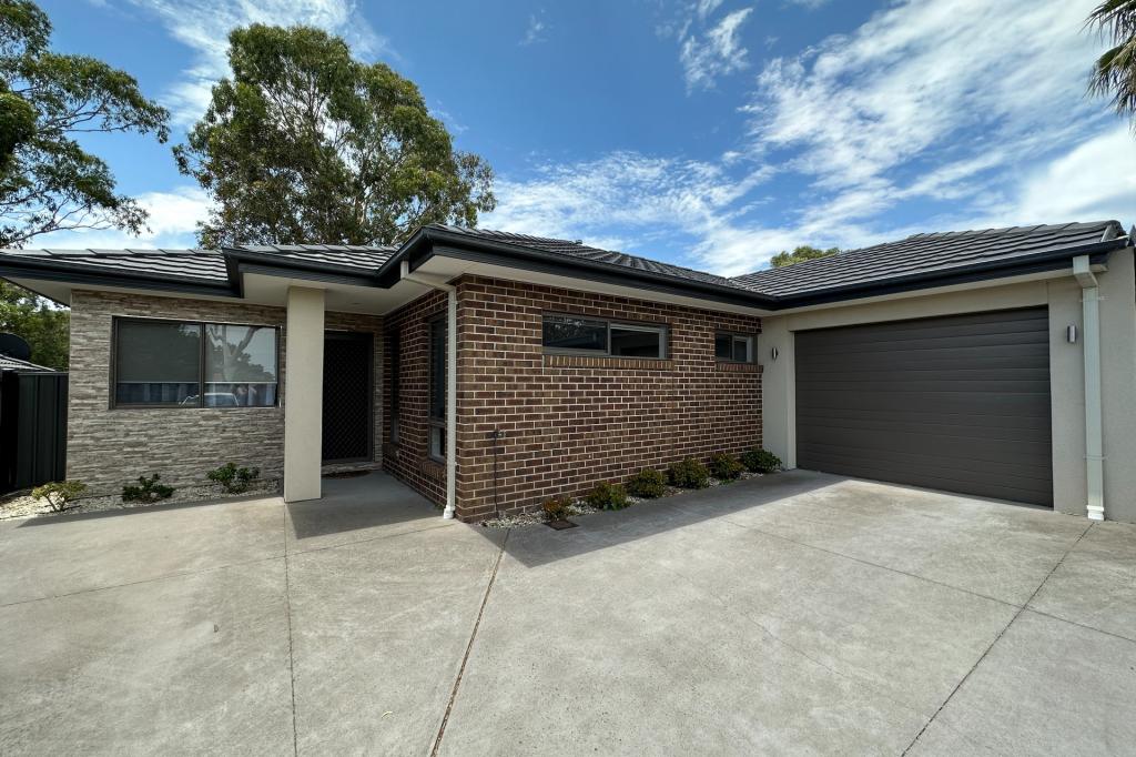2/125 Fordholm Rd, Hampton Park, VIC 3976