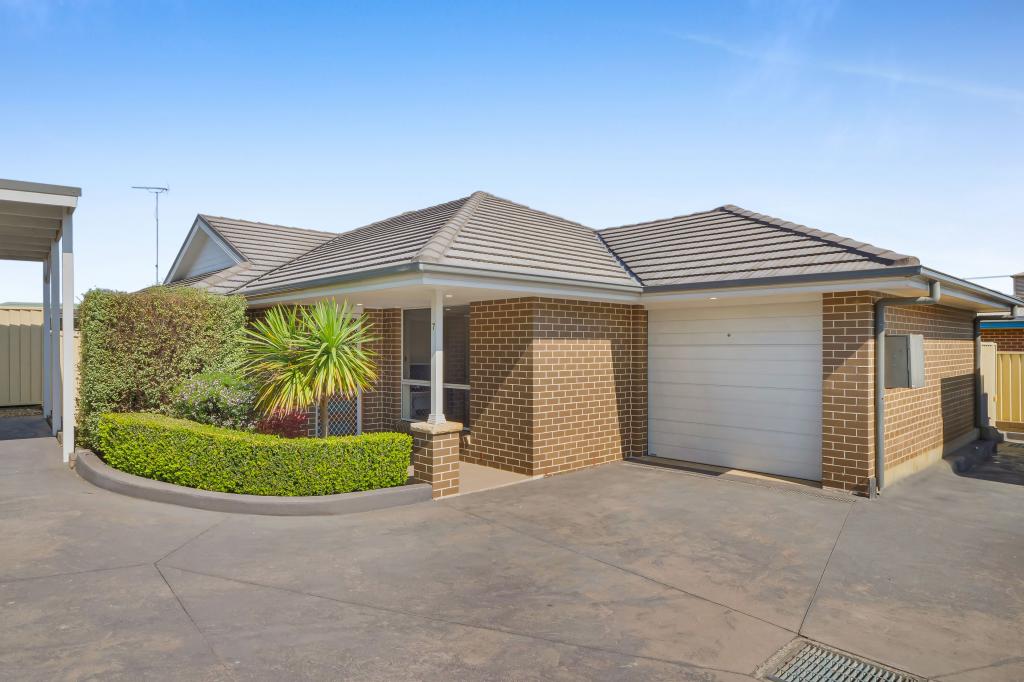 7/12 KEABLE CL, PICTON, NSW 2571