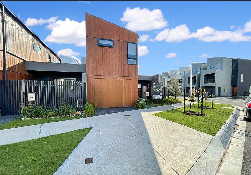 16 Zeta Cres, Point Cook, VIC 3030