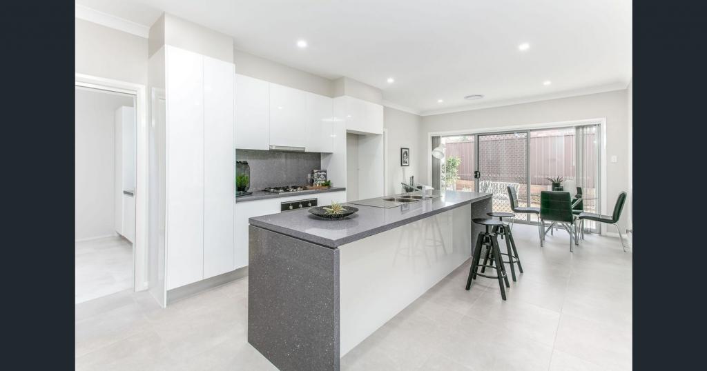 1 Blenheim Pl, St Clair, NSW 2759