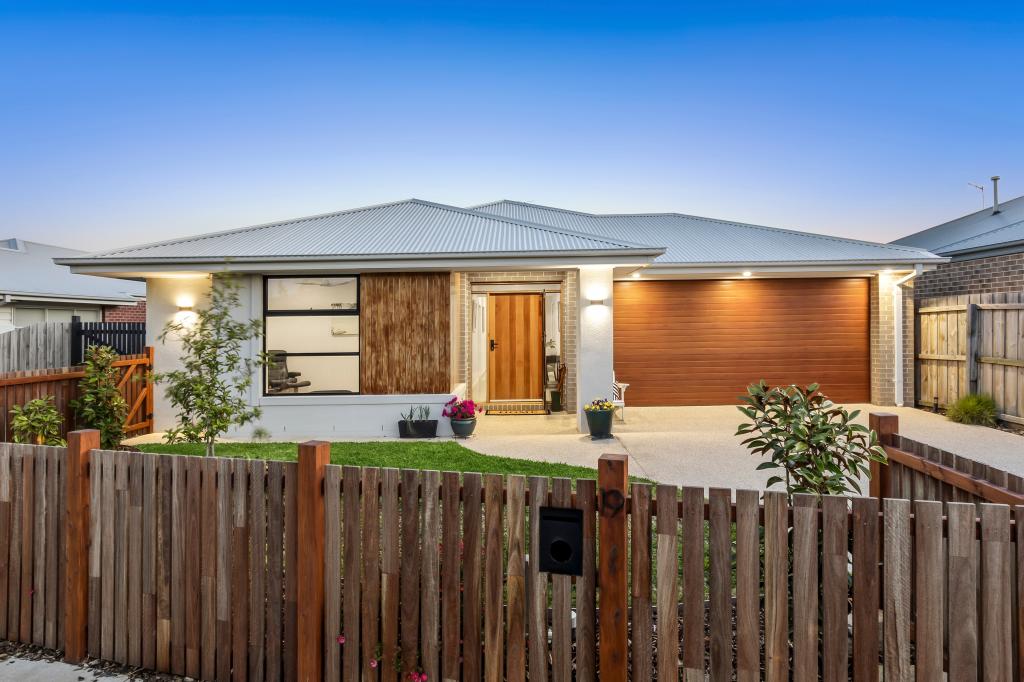 19 Palace Rd, St Leonards, VIC 3223