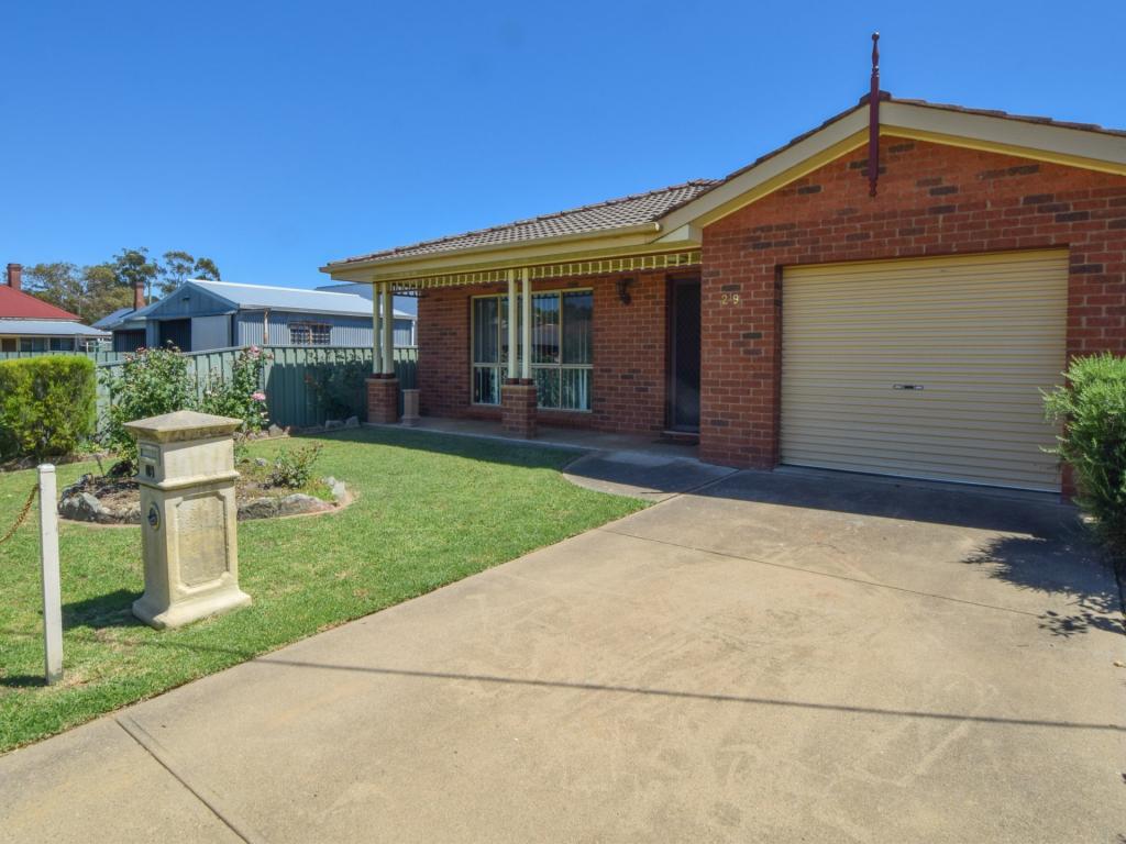 29 Gordon St, Young, NSW 2594