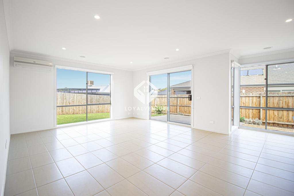 37 Rosehill Dr, Bacchus Marsh, VIC 3340