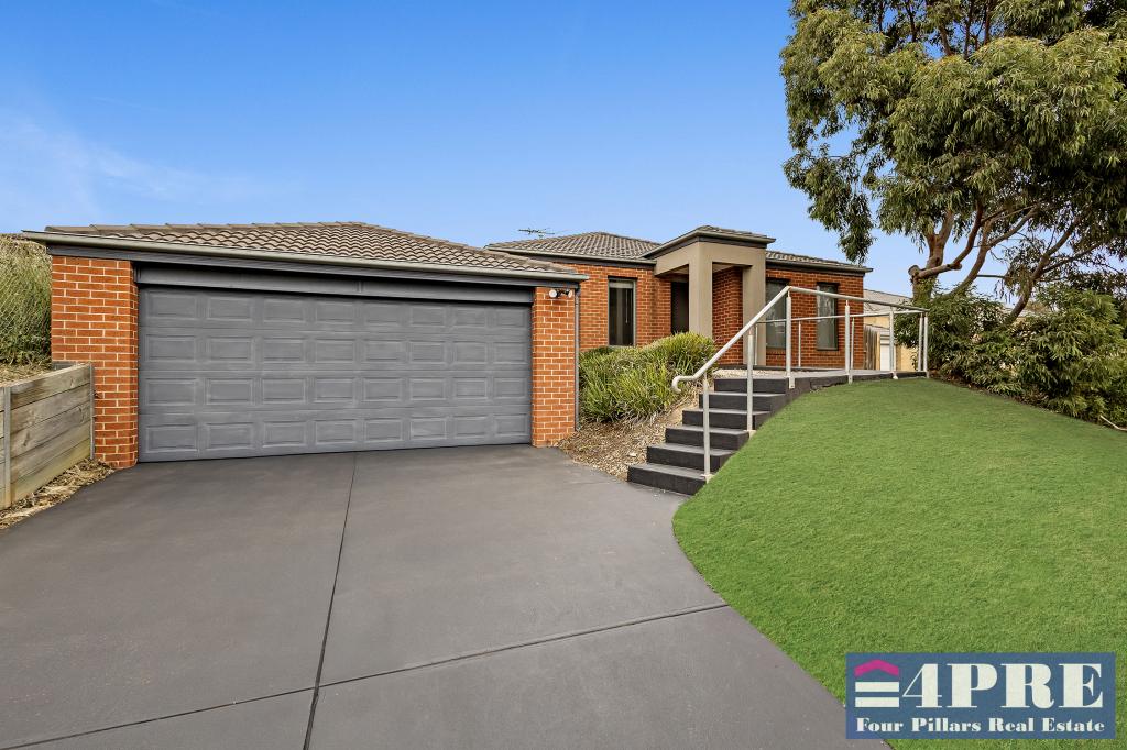 8 HADLOW CT, SUNBURY, VIC 3429