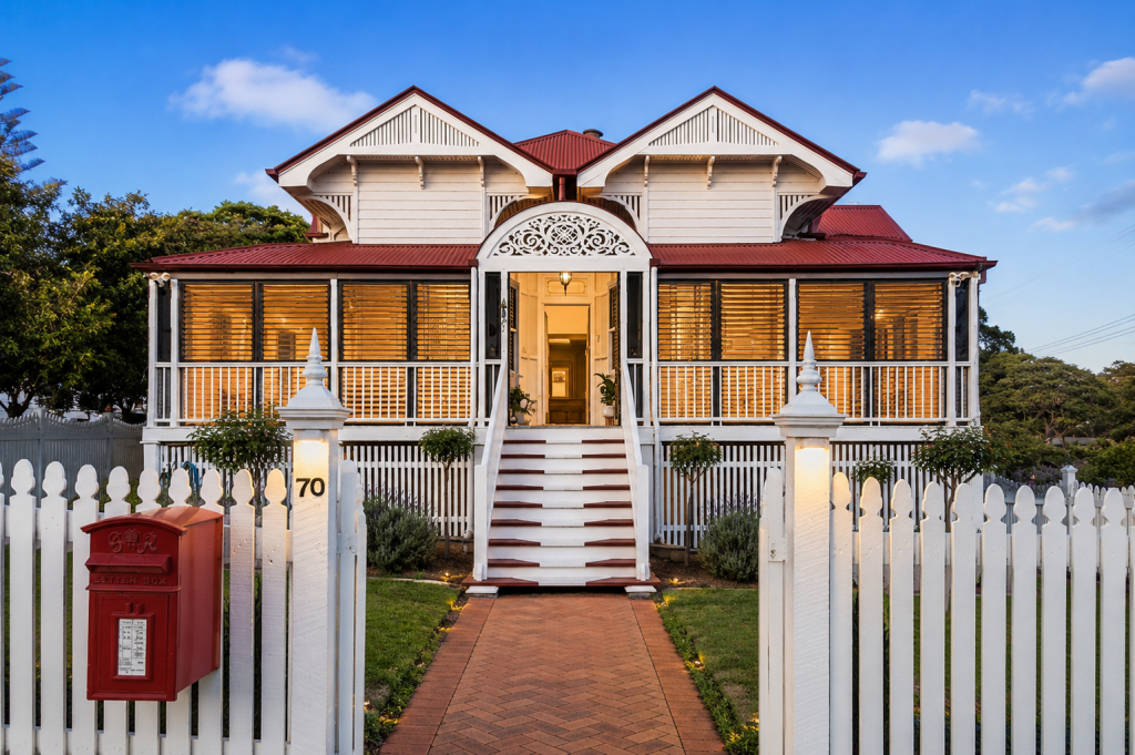 70 RABY RD, COORPAROO, QLD 4151