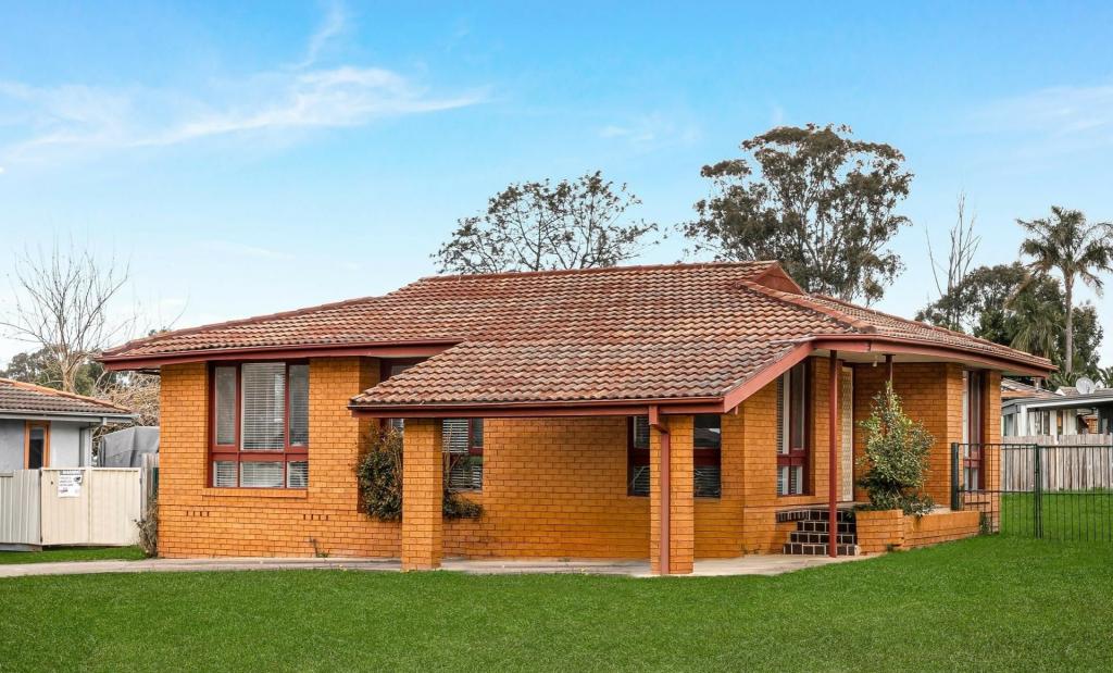11 Upton Pl, Bonnyrigg, NSW 2177
