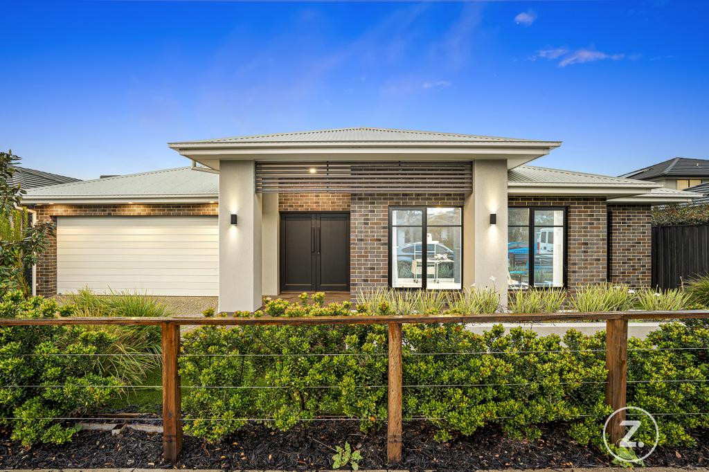 4 BOBBIE ST, WOLLERT, VIC 3750
