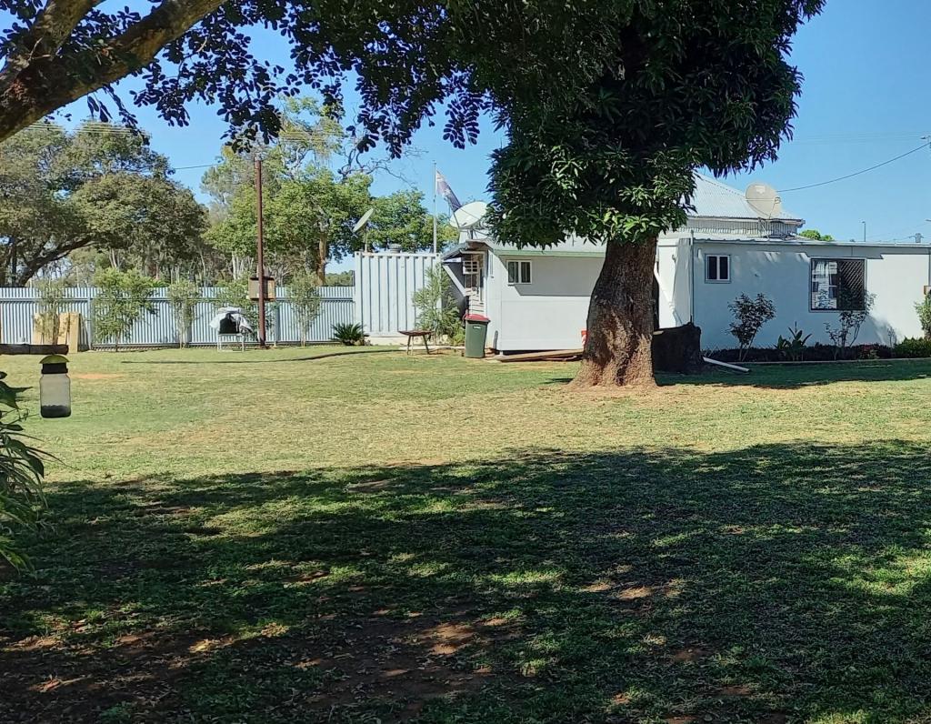 40 Main St, Pentland, QLD 4816