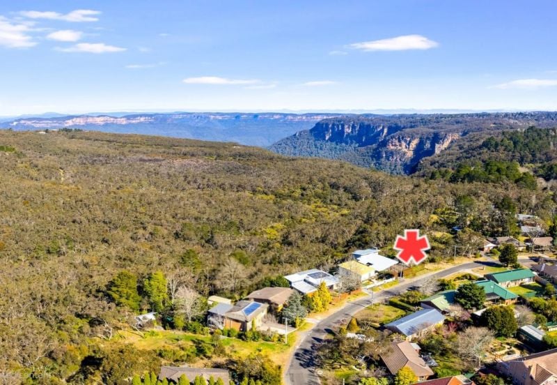 34 Maple Gr, Wentworth Falls, NSW 2782