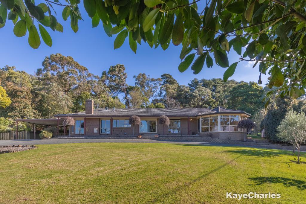 10 Fairhazel Ct, Beaconsfield Upper, VIC 3808