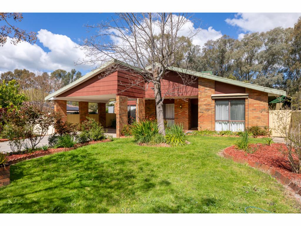 24 SUNWOOD DR, LAVINGTON, NSW 2641